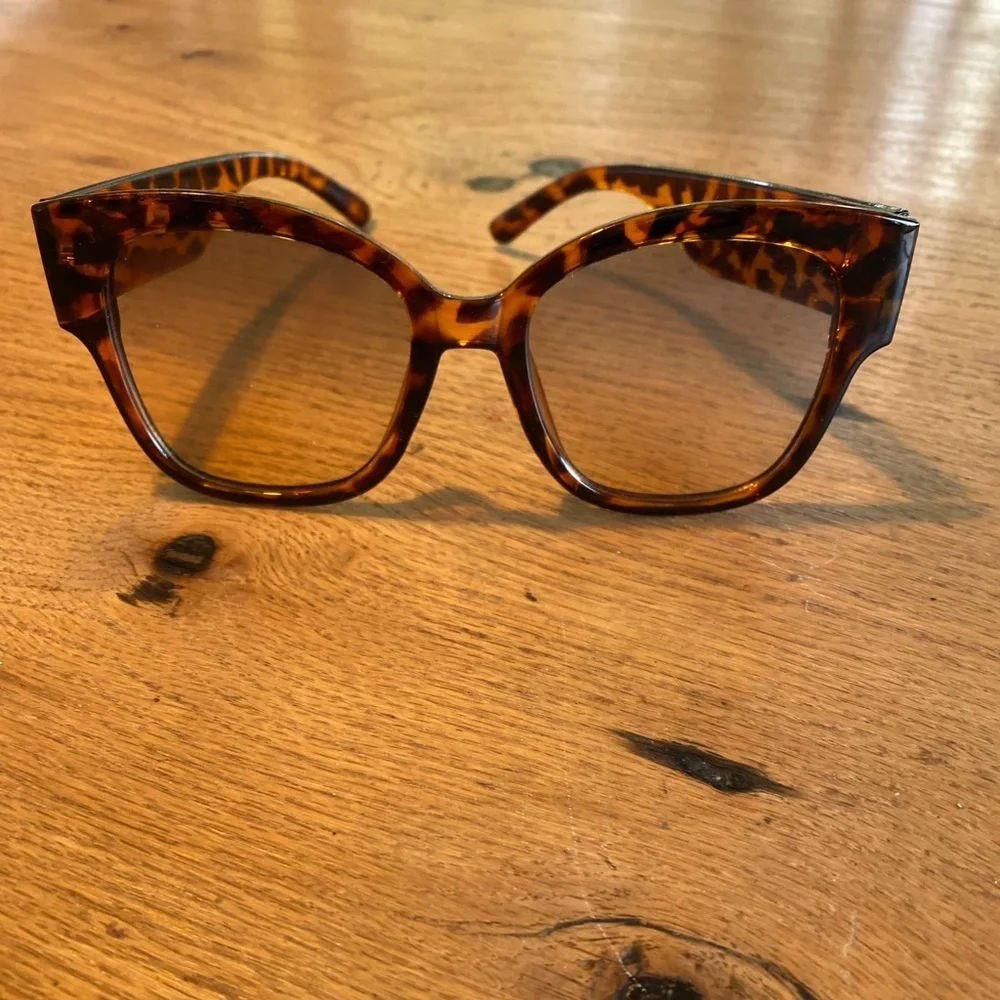 Tortoiseshell Square Sunglasses‎ NWOT